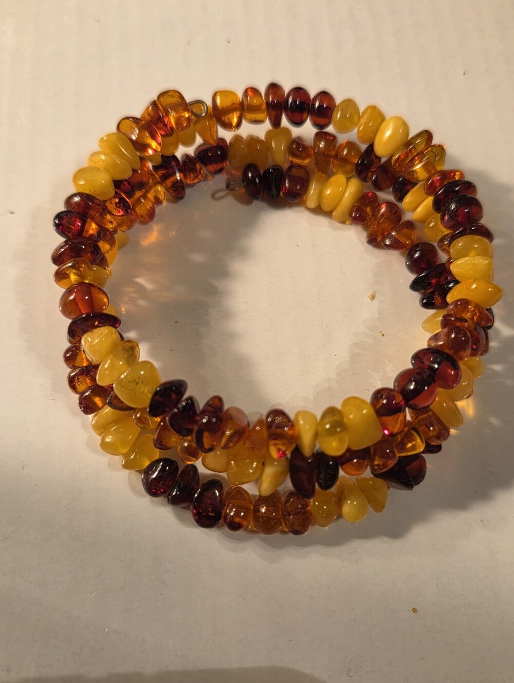 Amber Stones Chip Coil Bracelet - Yellow & Brown Beads